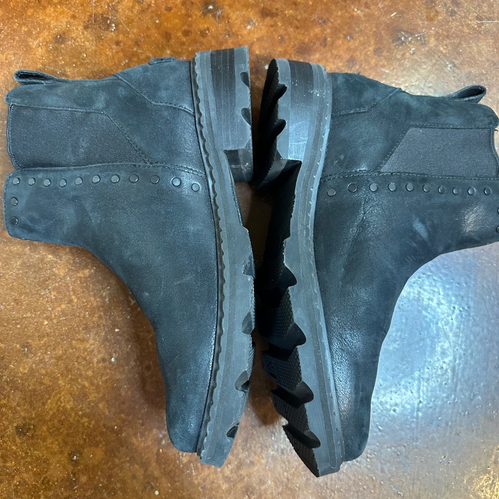 Sorel Boots - Picture 4 of 5